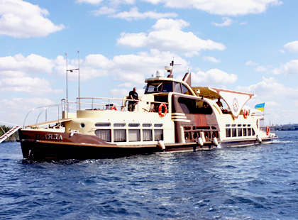 Моторная яхта Наяда